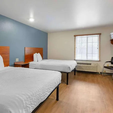 Extended Stay America Select Suites - Cleveland - Airport-3