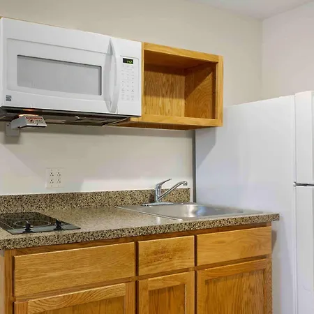 Extended Stay America Select Suites - Cleveland - Airport-2